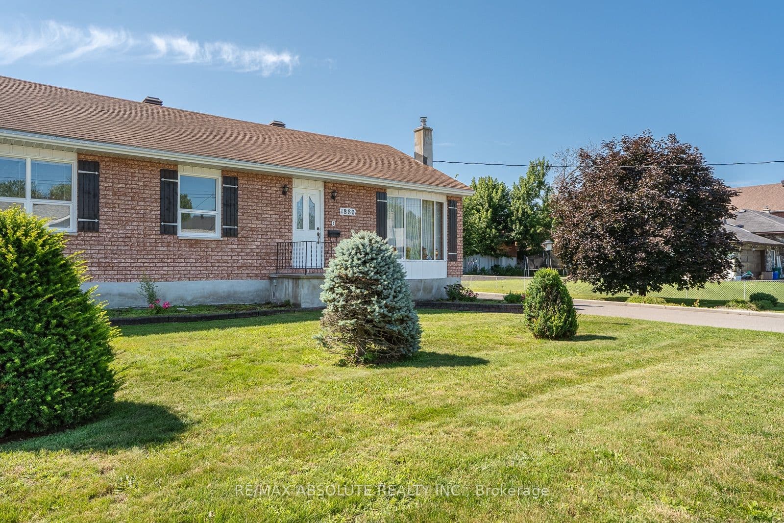 1880 Kingsdale Avenue, Blossom Park - Airport and Area, ON K1T 1J1