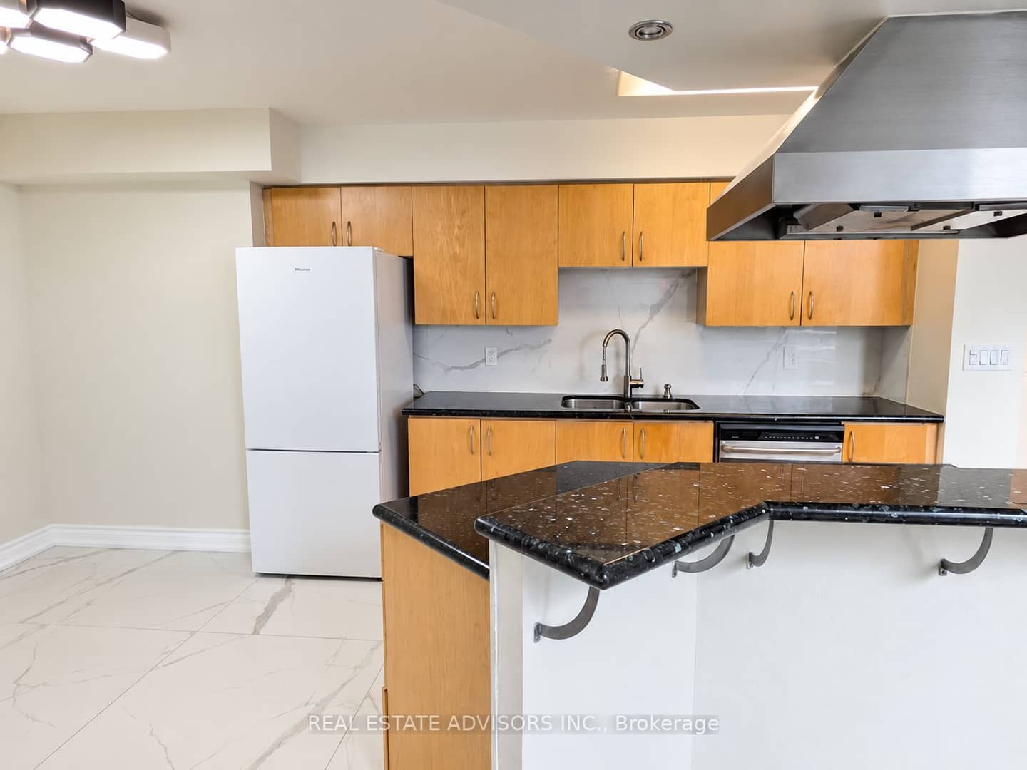 250 Manitoba Street 838, Toronto, ON M8Y 4G8