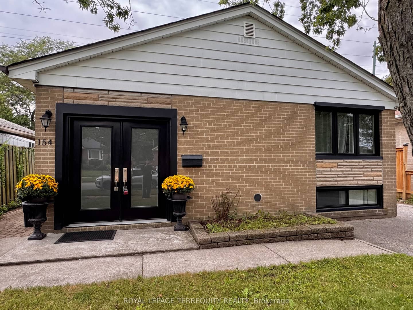 154 Sedgemount Drive, Toronto, ON M1H 1Y2