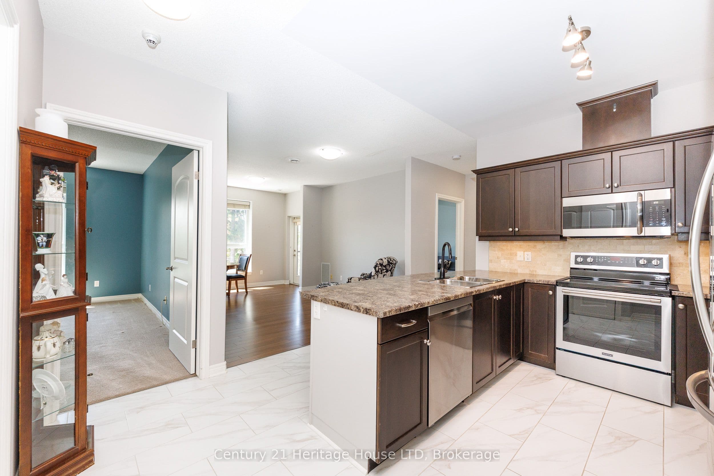 2799 St. Paul Avenue 311, Niagara Falls, ON L2J 2L3