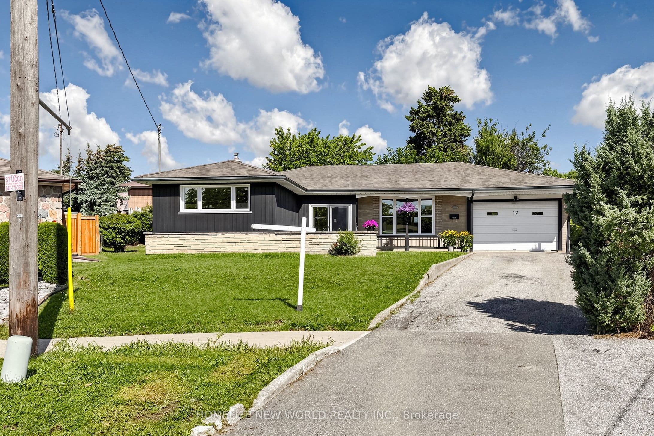 12 Greyfriar Court, Toronto, ON M3N 2A9