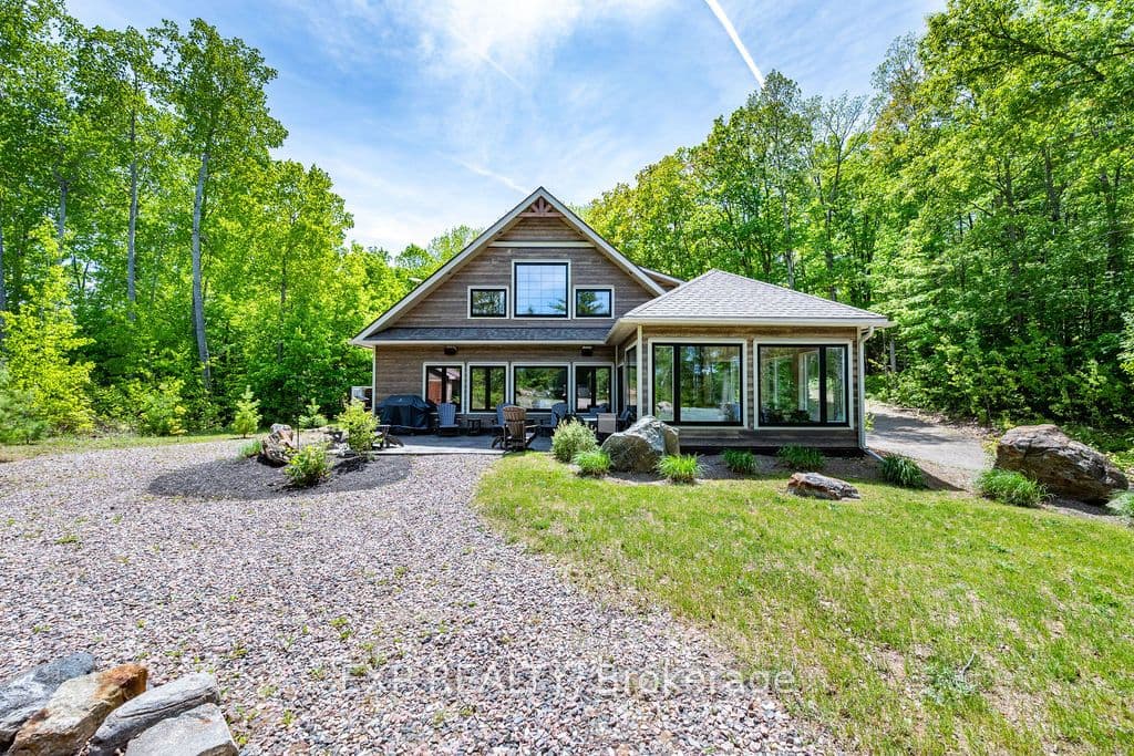772 Ferguson Lake Road, Greater Madawaska, ON K7V 3Z7