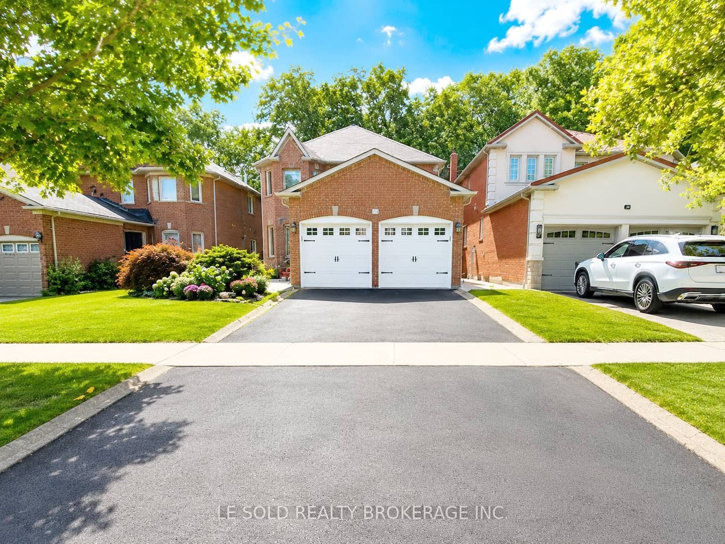 76 Larratt Lane, Richmond Hill, ON L4C 0E2