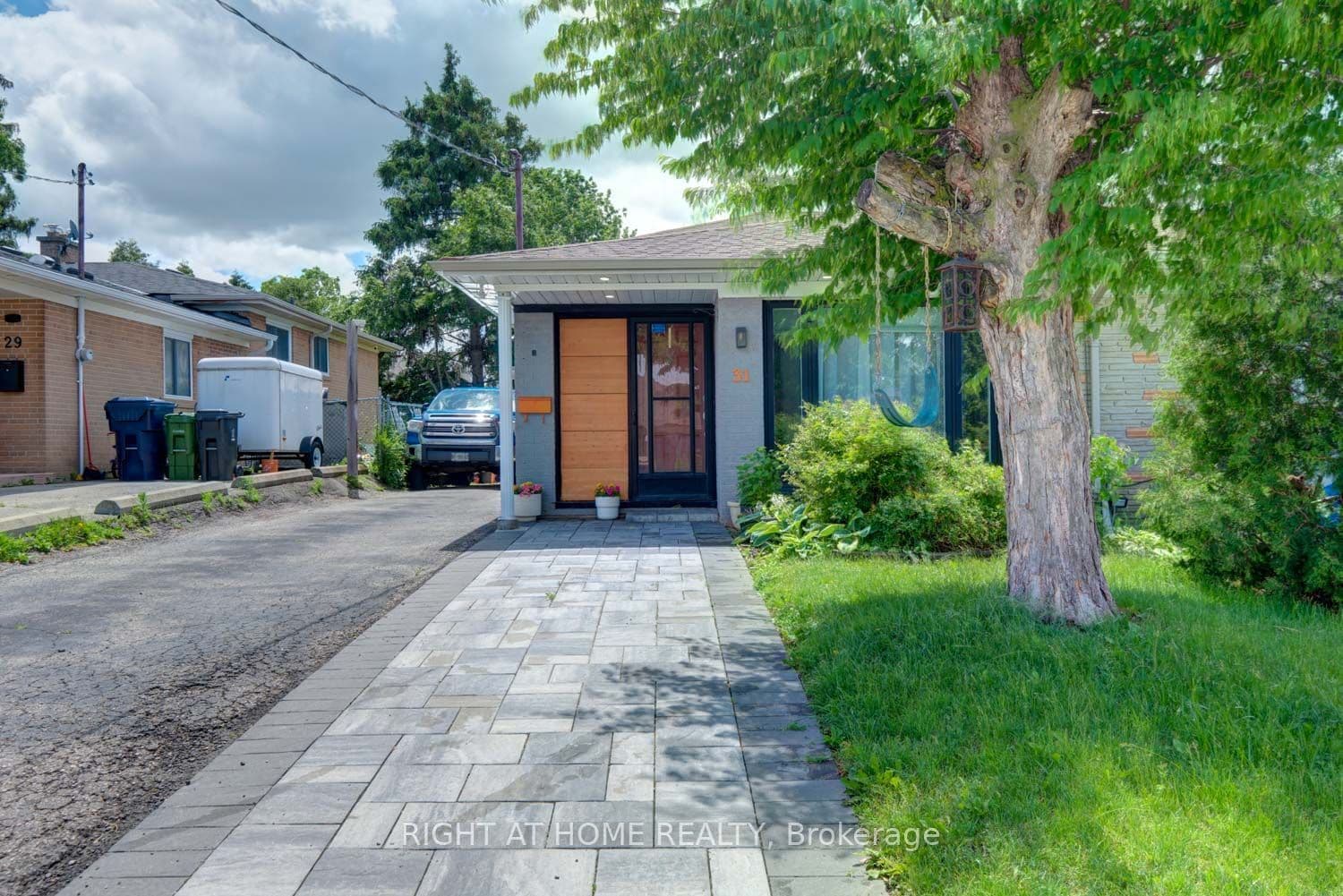 31 Frankton Crescent, Toronto, ON M3J 1C2