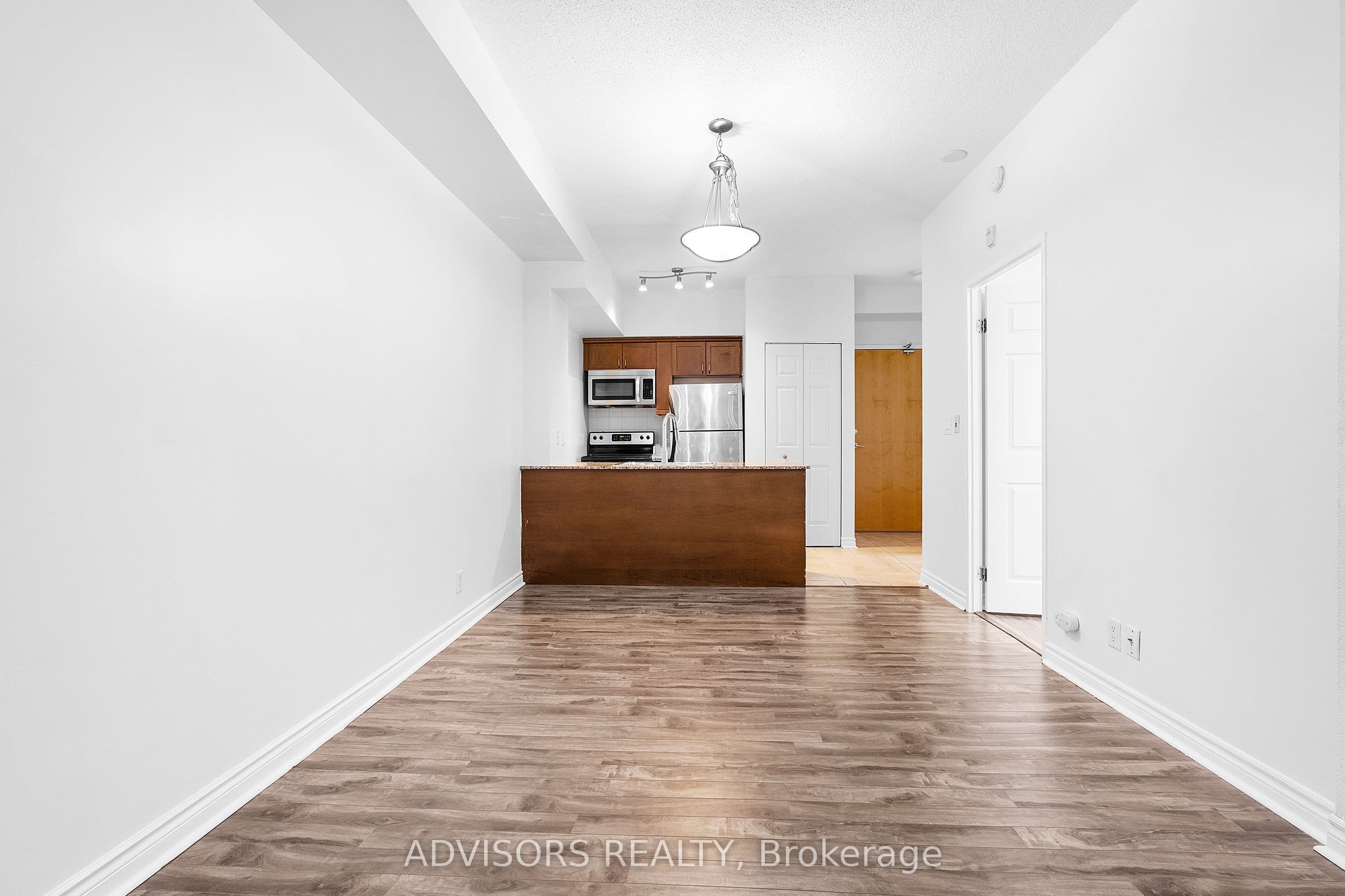 11 Christie Street 209, Toronto, ON M6G 3B1