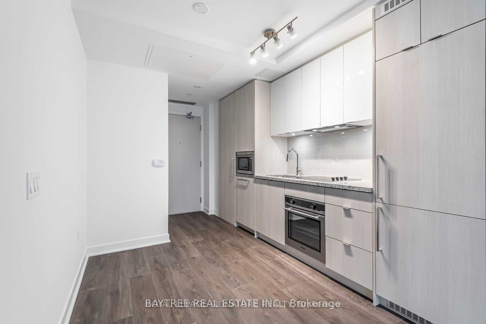 115 Blue Jays Way 518, Toronto, ON M5V 0N4
