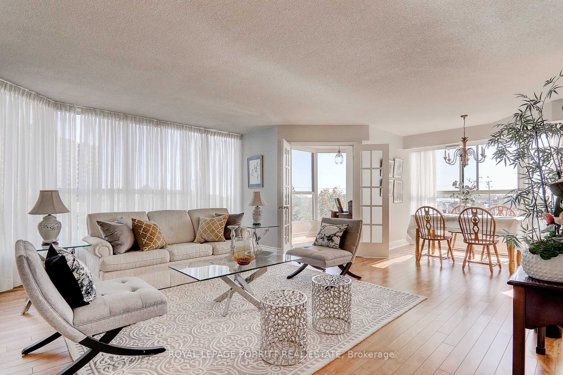 1271 Walden Circle 508, Mississauga, ON L5J 4R4