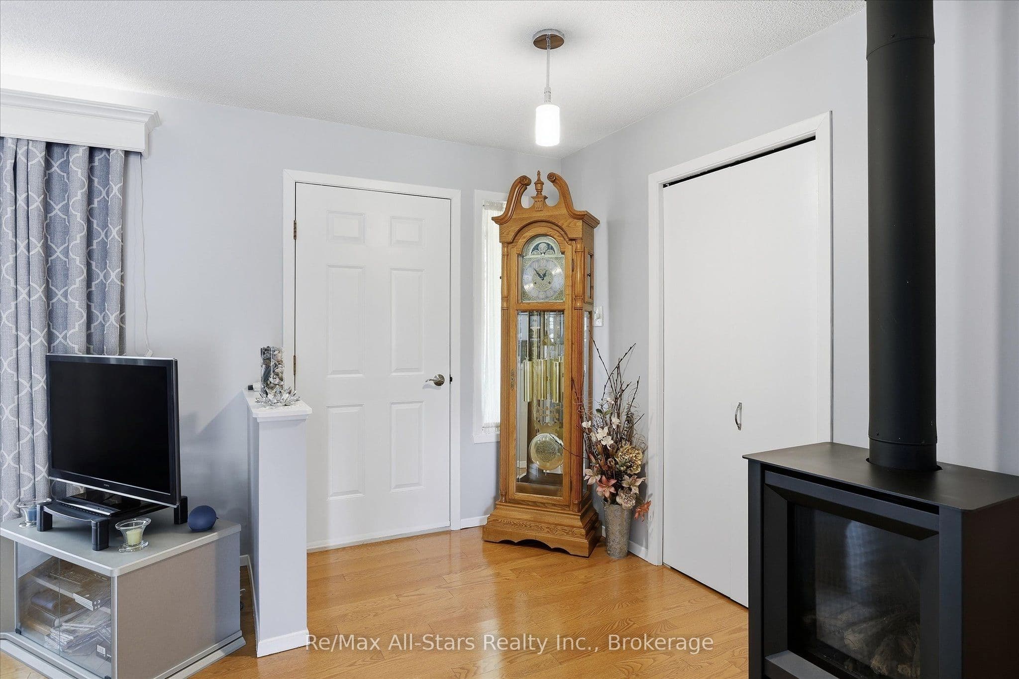 10 Emily Street N, Kawartha Lakes, ON K0L 2W0