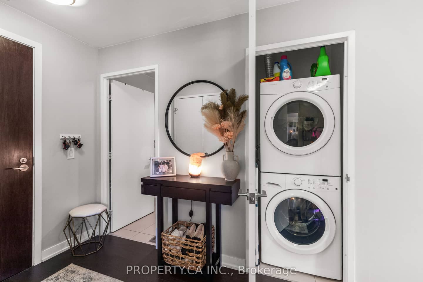 120 Bayview Avenue N122, Toronto, ON M5A 0G4