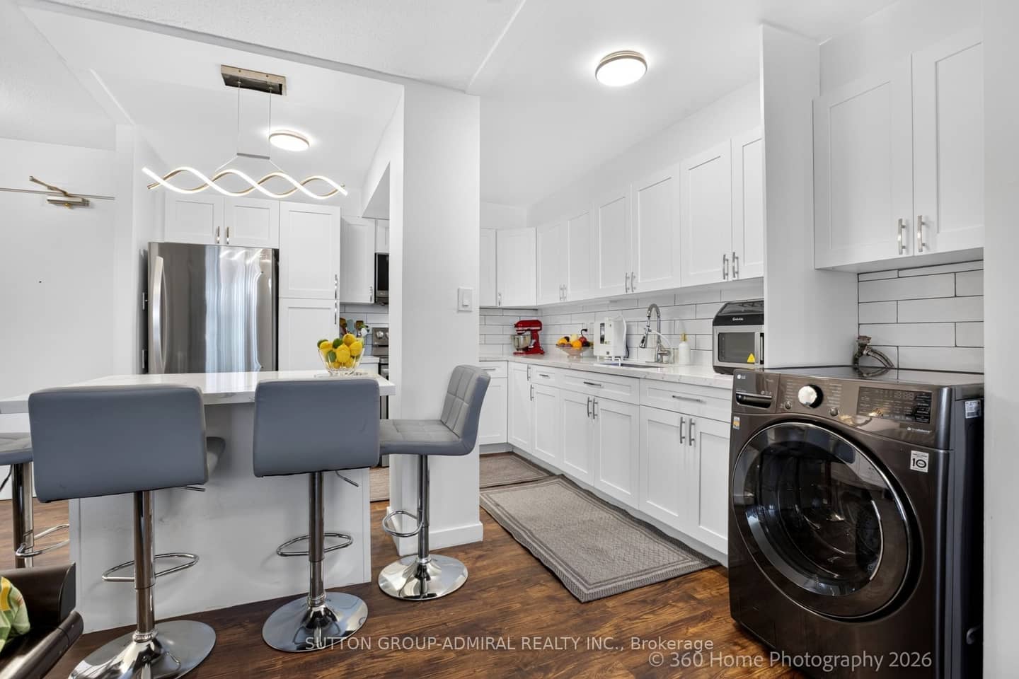 80 Grandravine Drive 202, Toronto, ON M3J 1B2