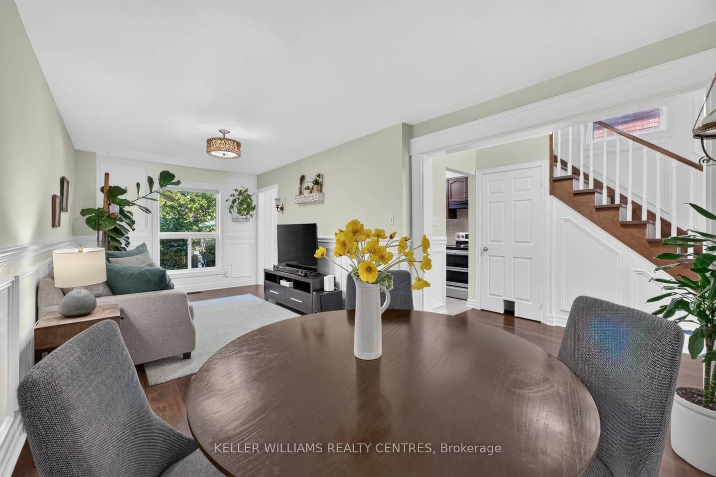 12 Lancaster Court, Georgina, ON L4P 4A1