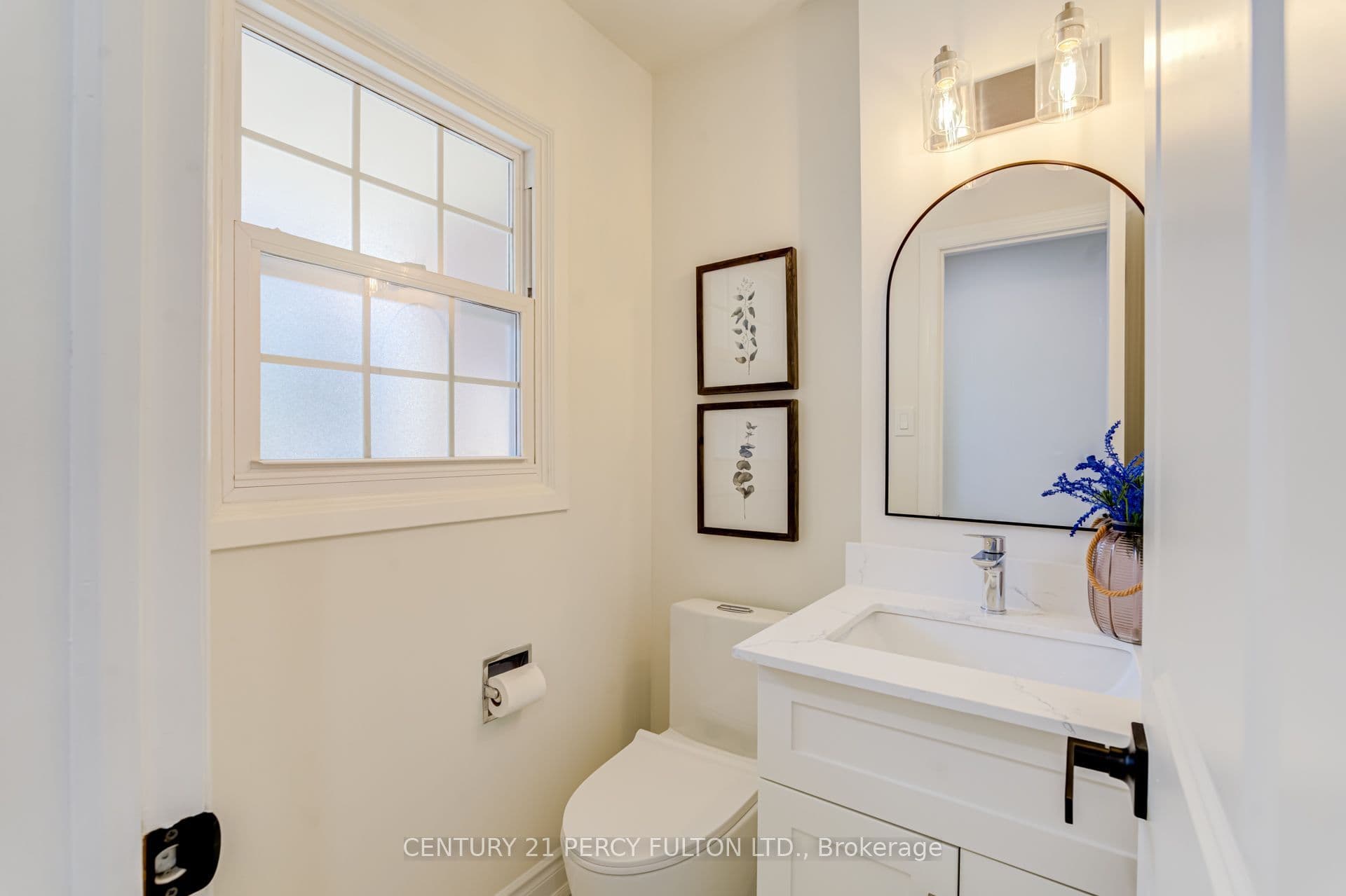 33 Lorna Rae Boulevard, Toronto, ON M1V 2C7