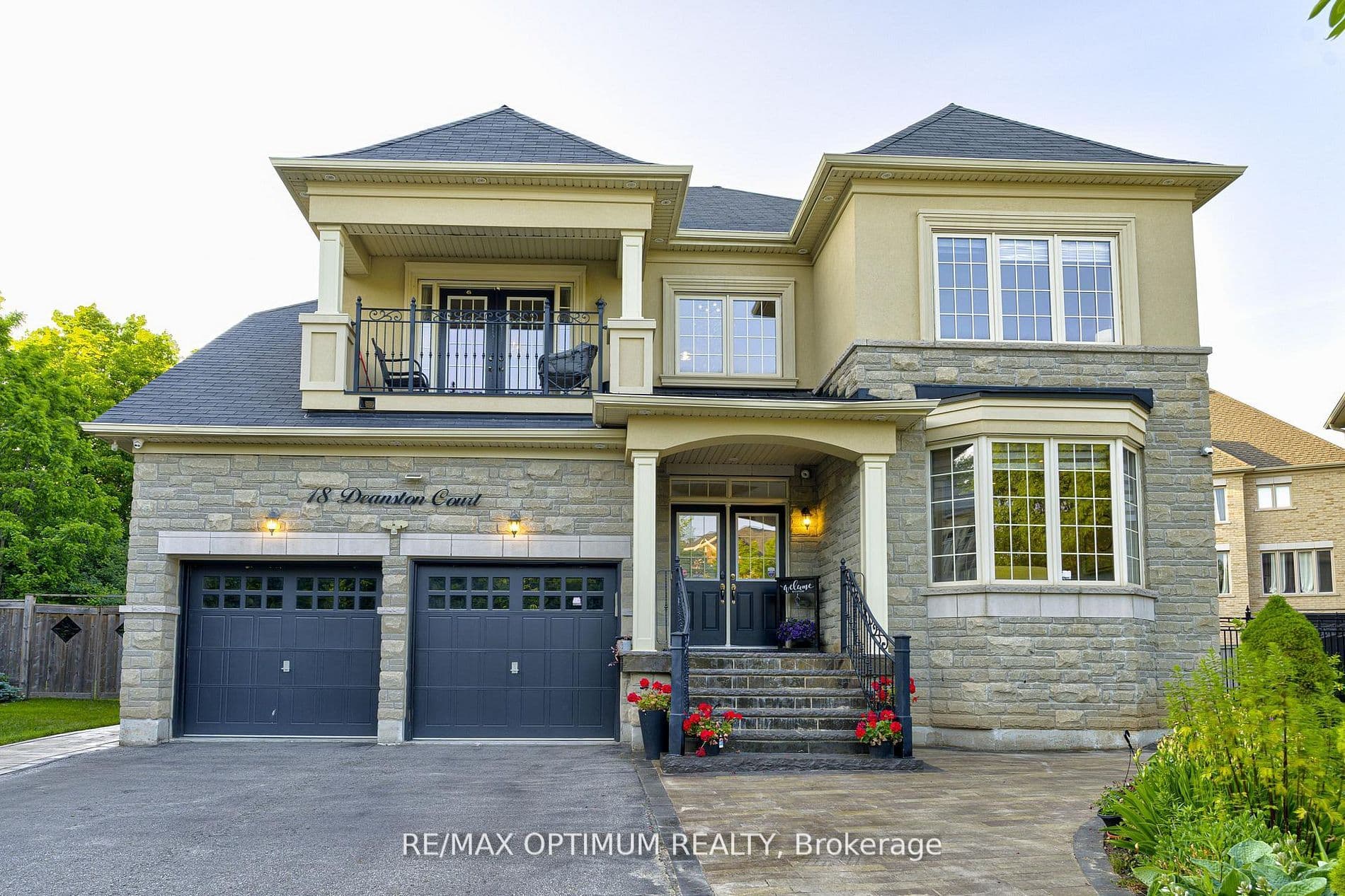 18 Deanston Court, Brampton, ON L6X 2Z7