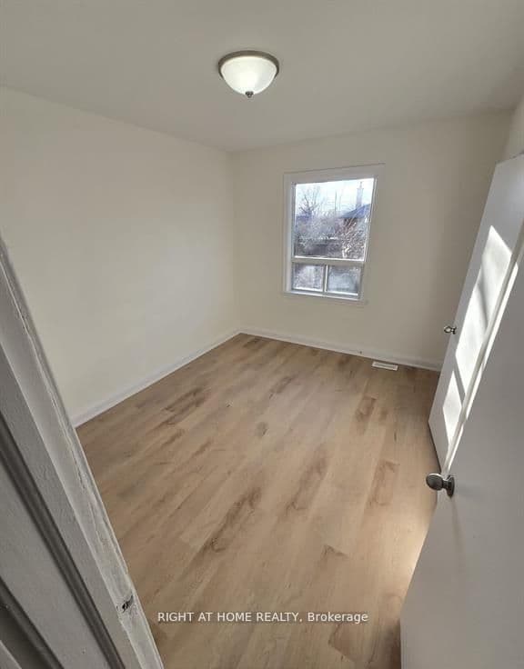 70 Bunnell Crescent, Toronto, ON M3M 2C1