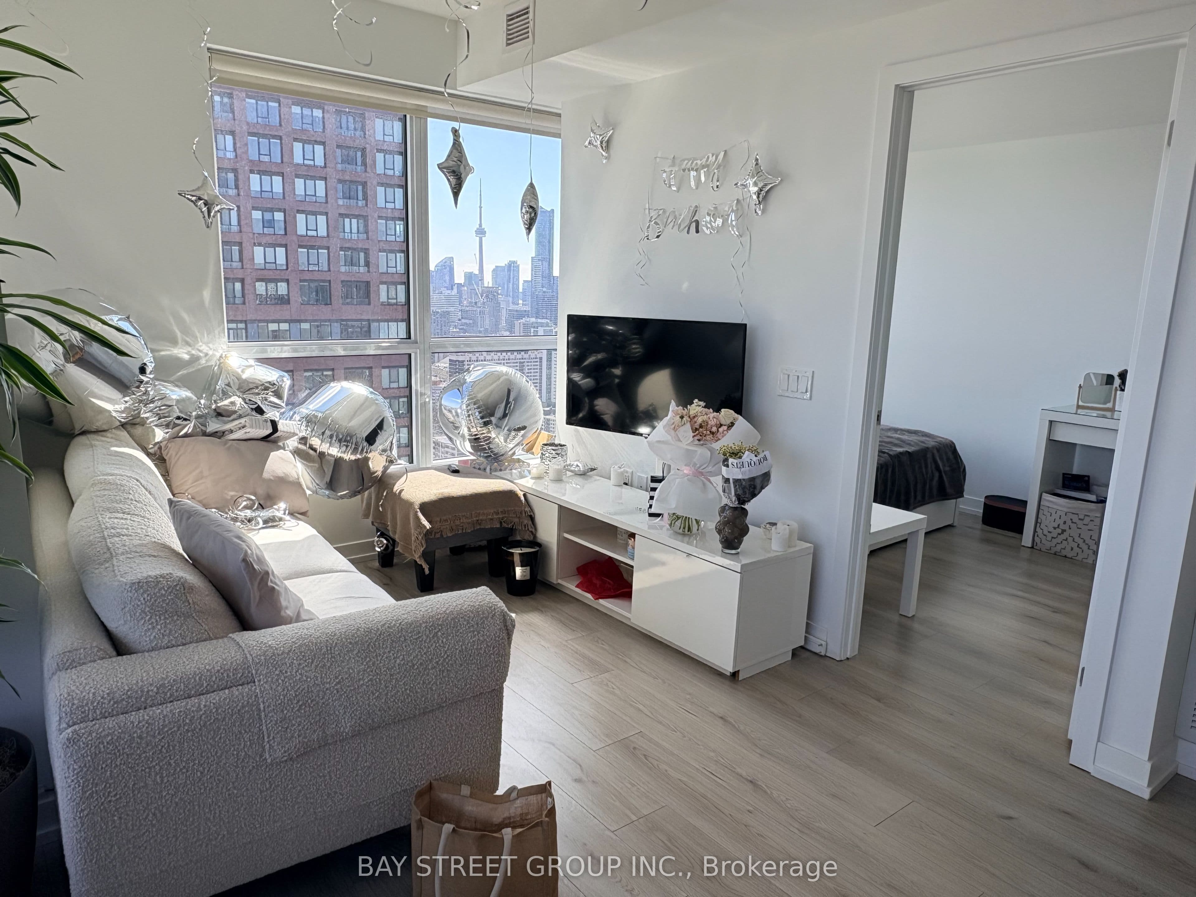 395 Bloor Street E 4010, Toronto, ON M4W 1H7