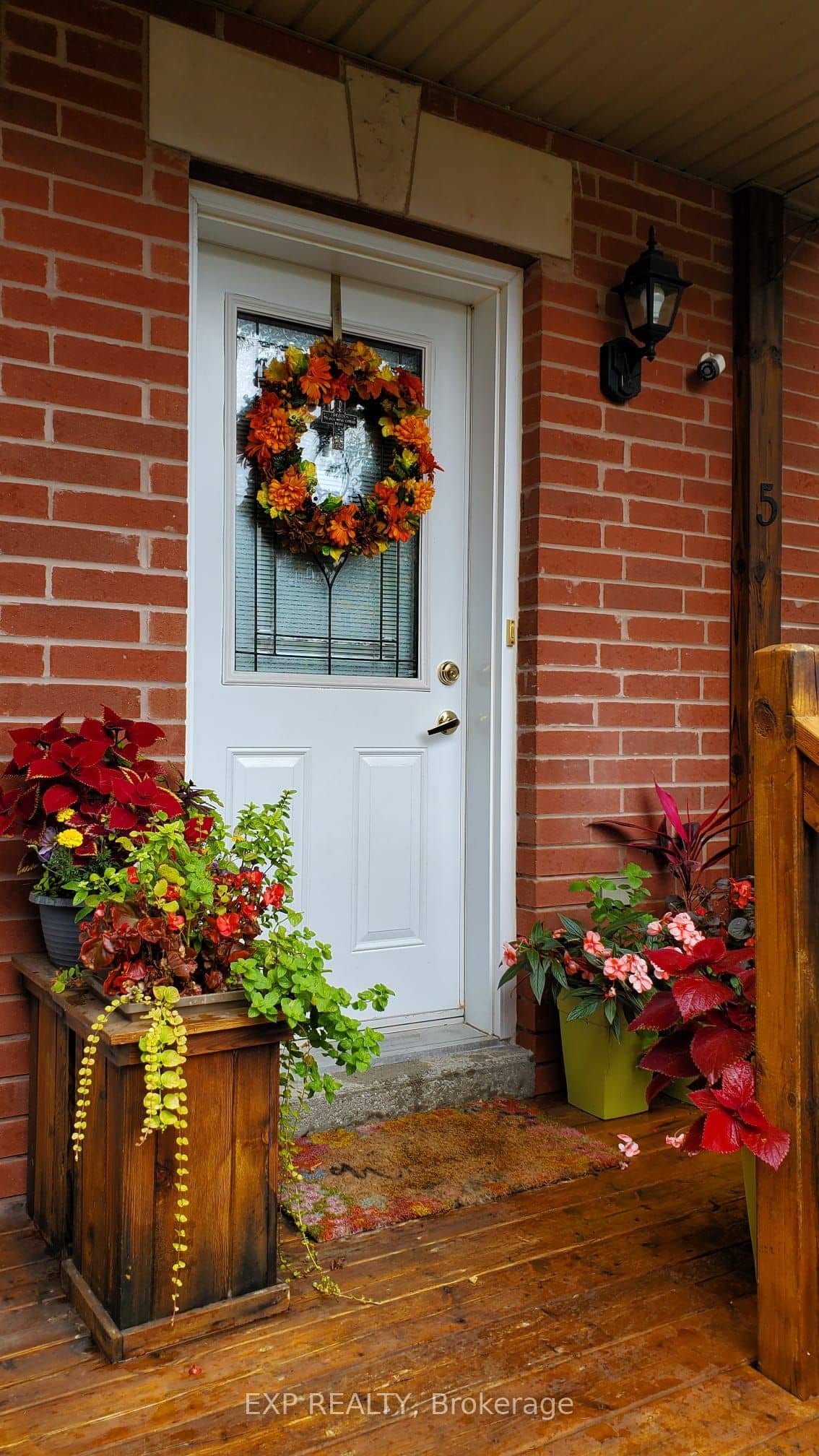 736 Kingston Road 5, Toronto, ON M4E 1R7