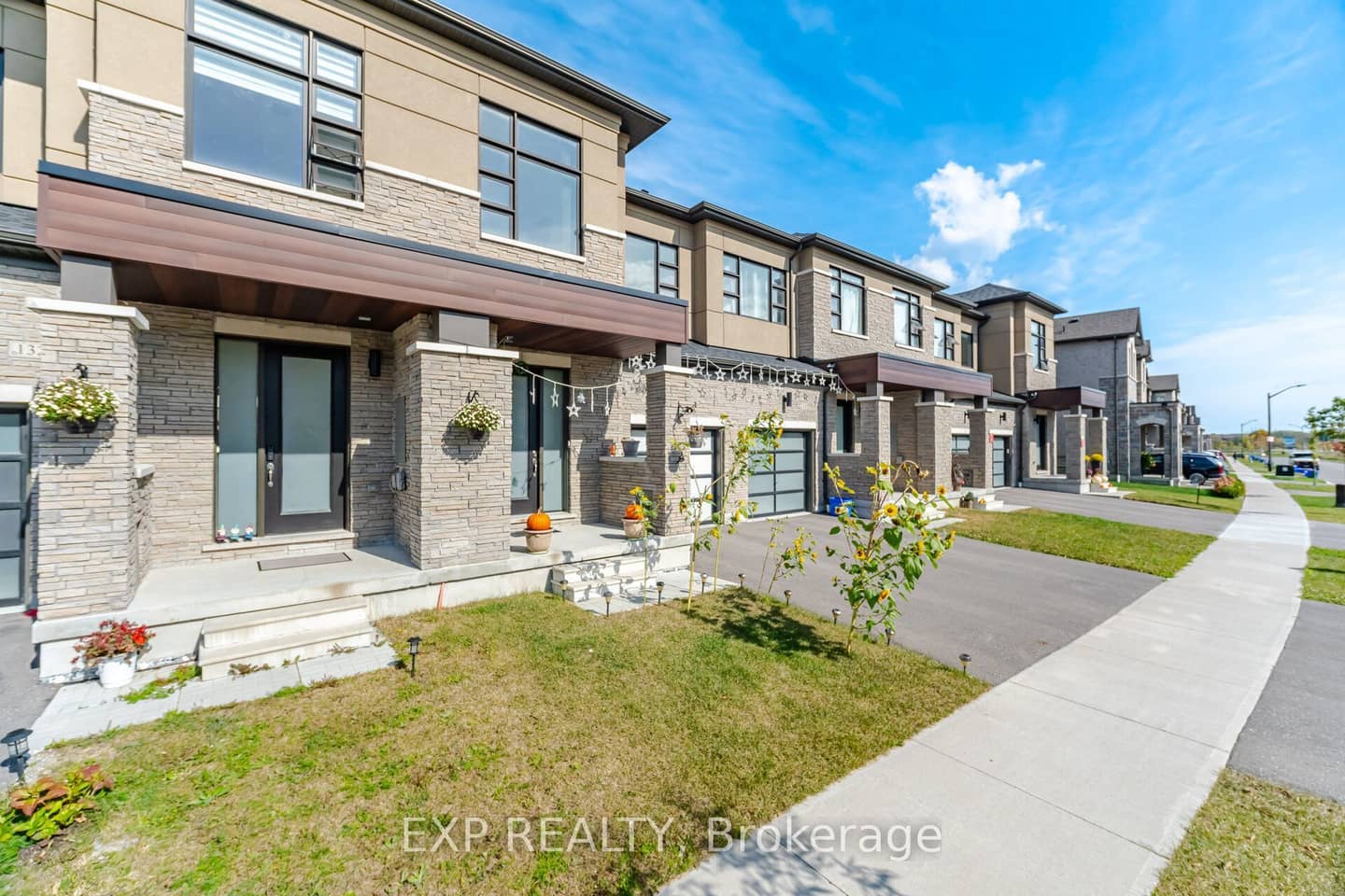 130 Ogston Crescent, Whitby, ON L1P 0H3