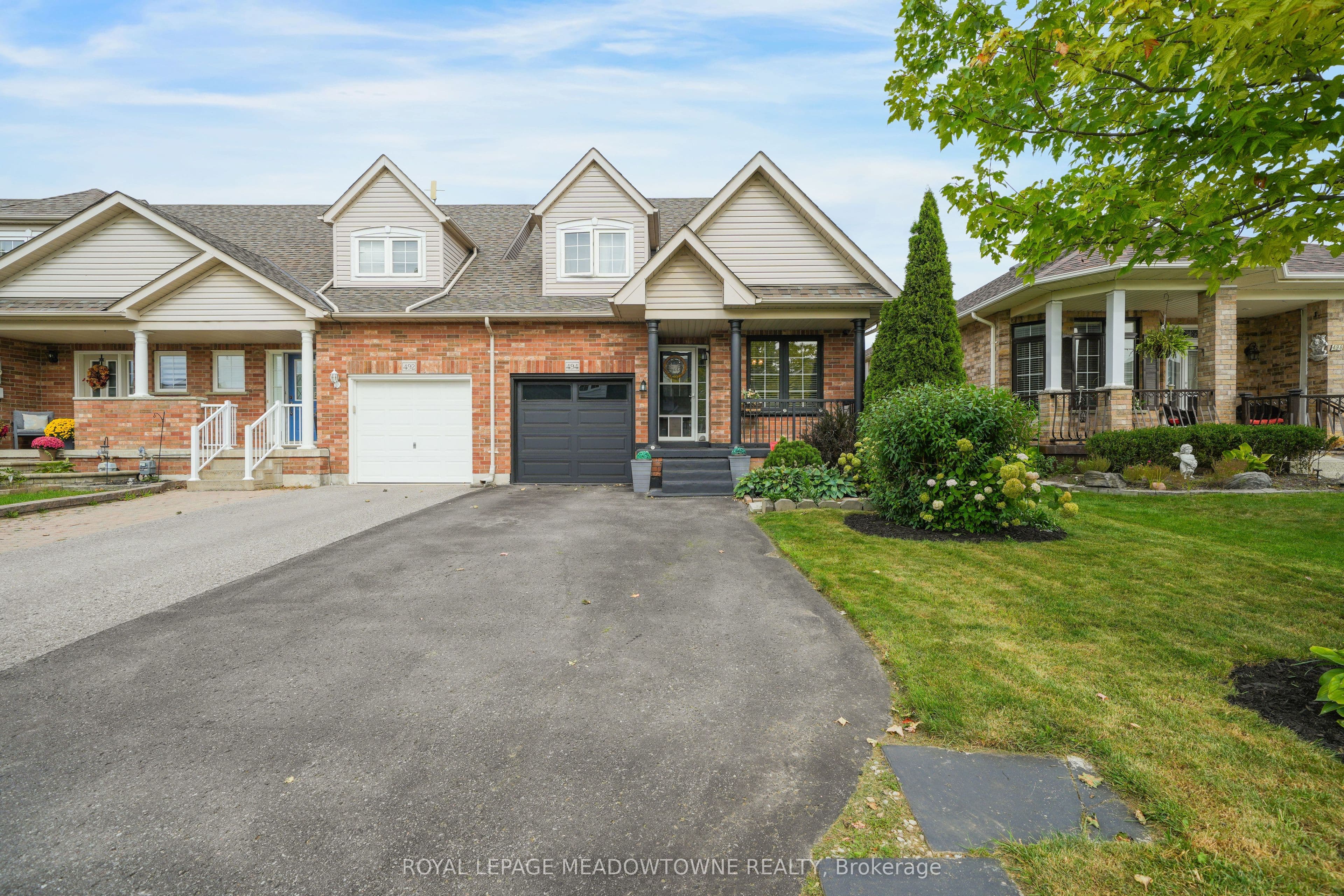 494 Flagstone Court, Oshawa, ON L1K 2Z7