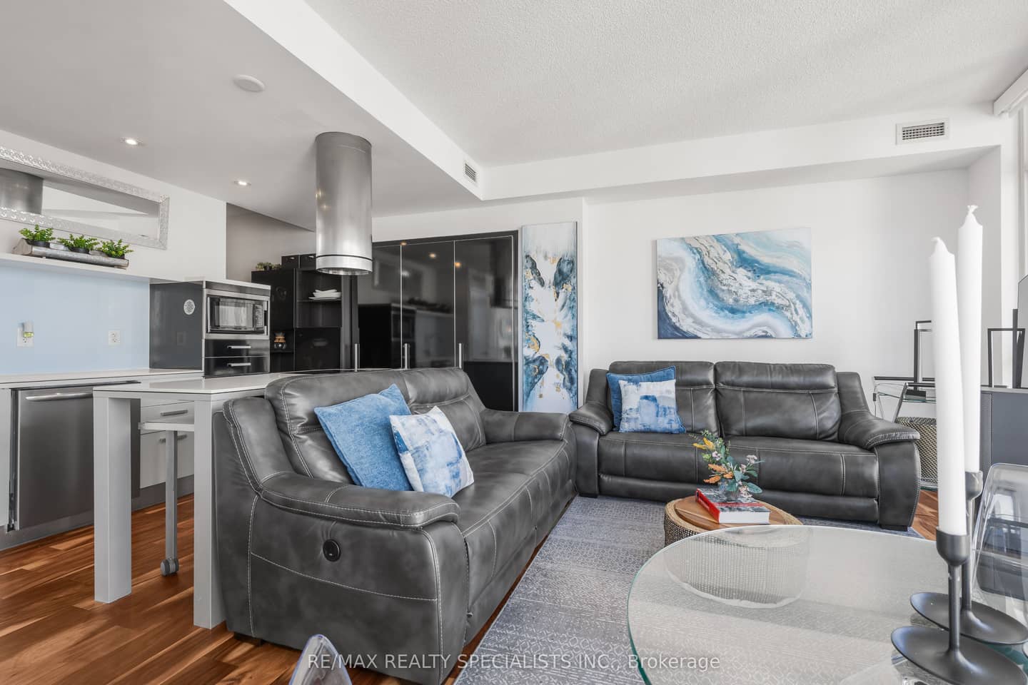 38 Dan Leckie Way 2908, Toronto, ON M5V 2V6
