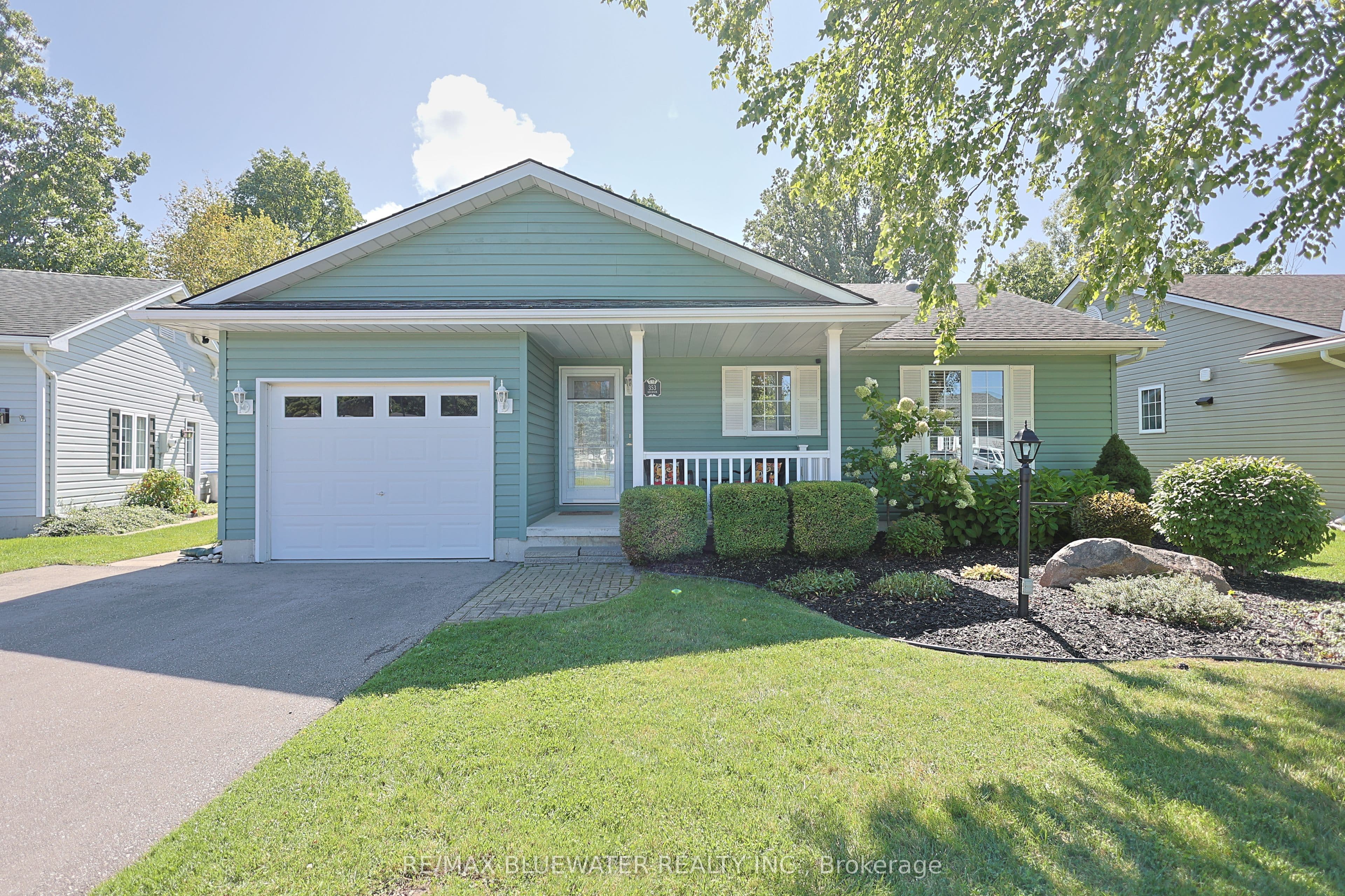 353 Shannon Boulevard, South Huron, ON N0M 1T0