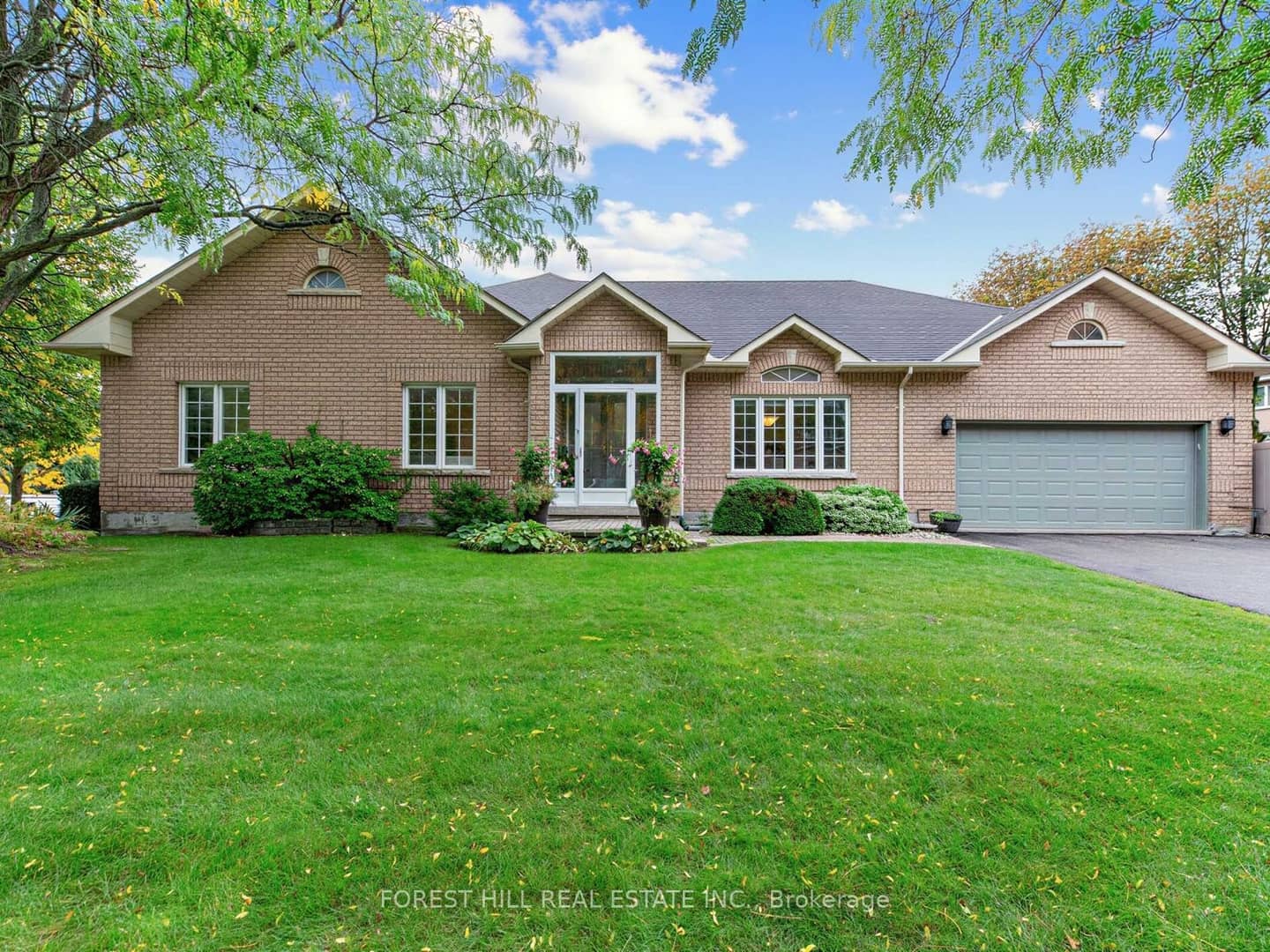 104 Sanibel Crescent, Vaughan, ON L4J 8K7