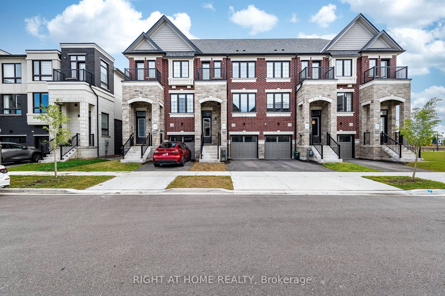 1330 Shevchenko Boulevard, Oakville, ON L6M 5R4