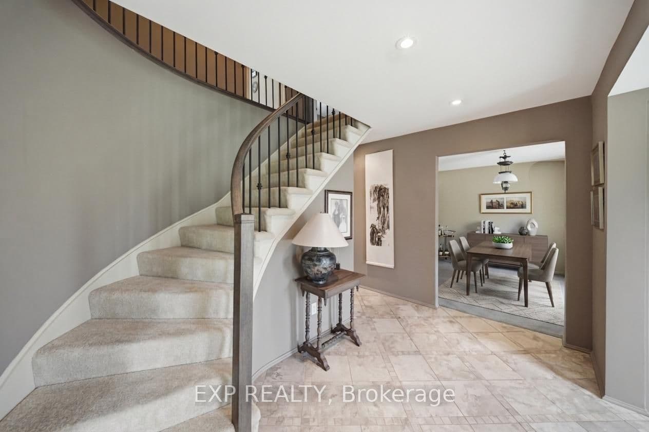 919 Plante Drive, Hunt Club - Windsor Park Village and Area, ON K1V 9E3