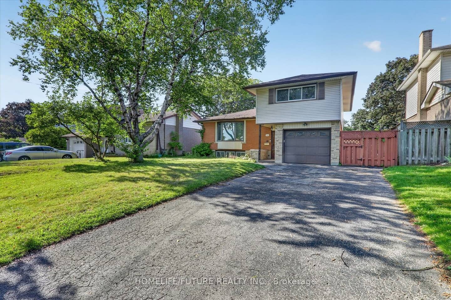 163 Labrador Drive, Oshawa, ON L1H 7E4
