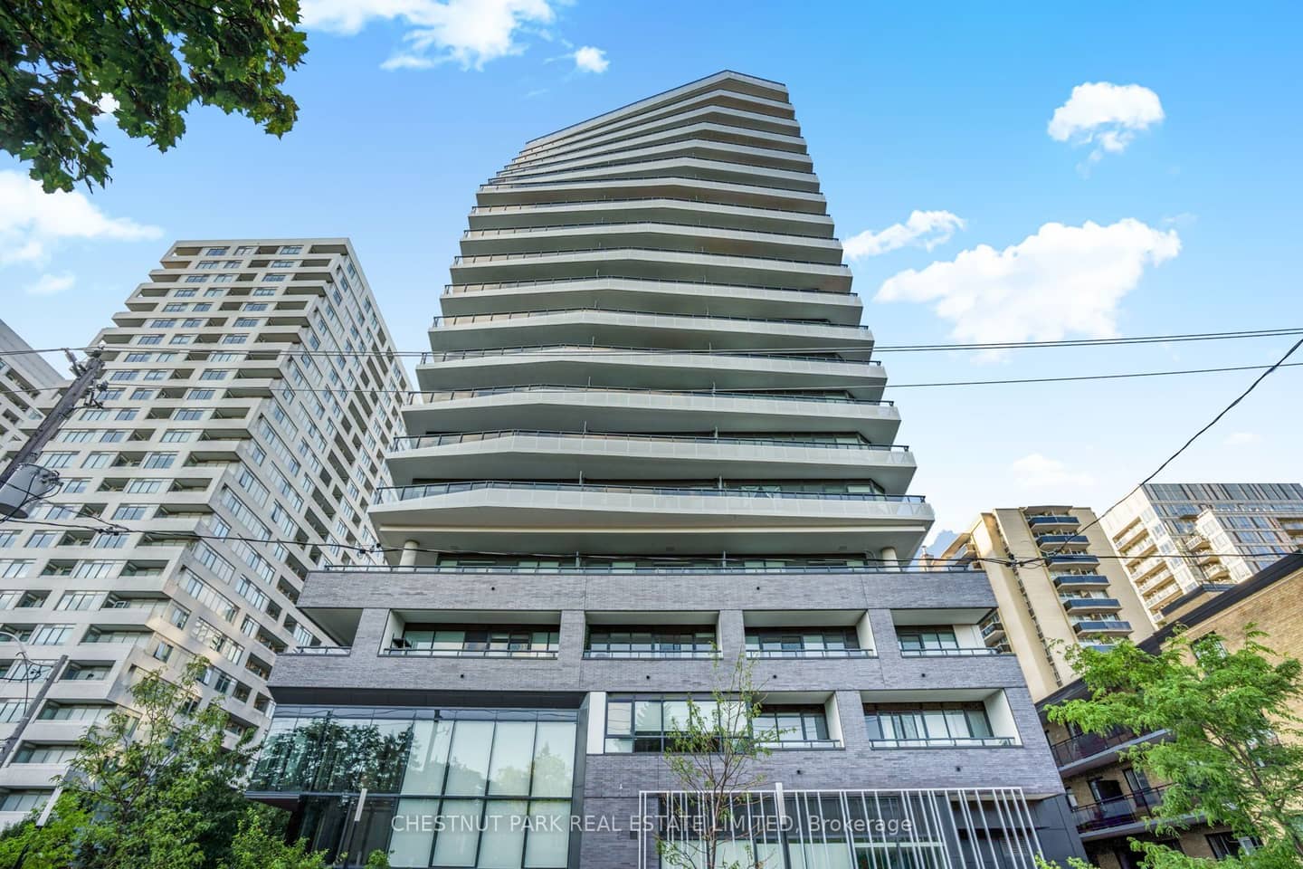 11 Lillian Street 1802, Toronto, ON M4S 2H7