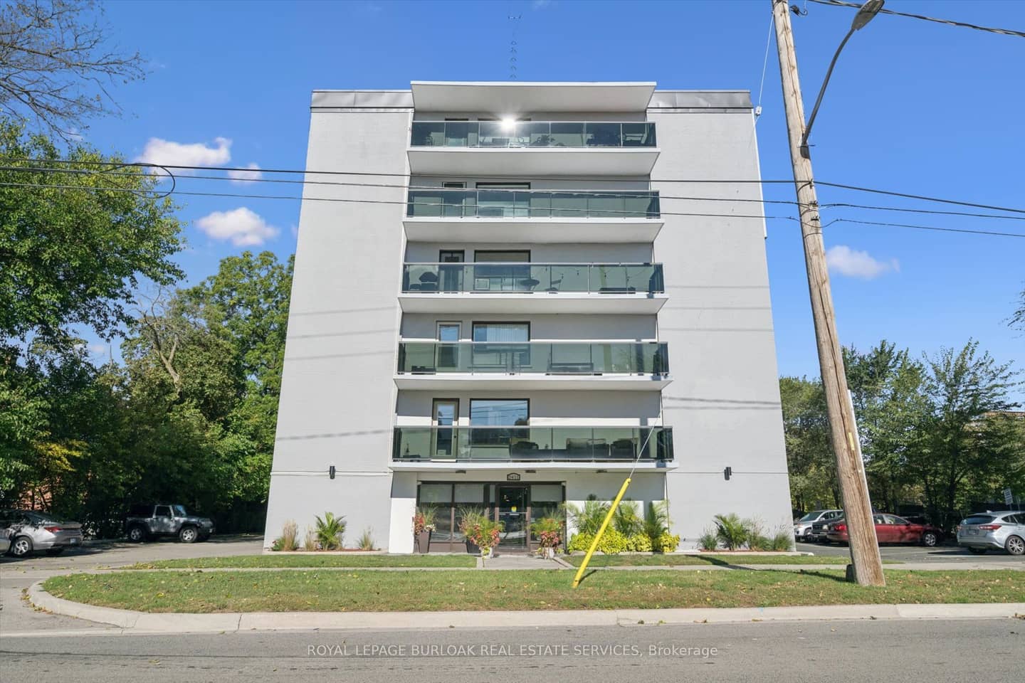 2411 New Street 405, Burlington, ON L7R 1K2