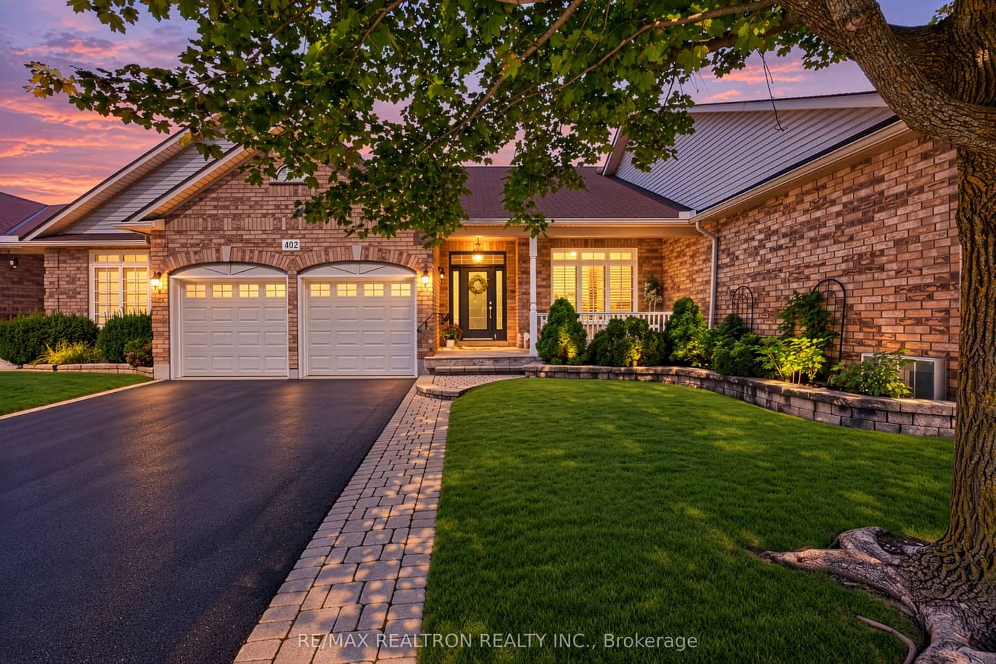 402 Morley Cook Crescent, Newmarket, ON L3X 2M3
