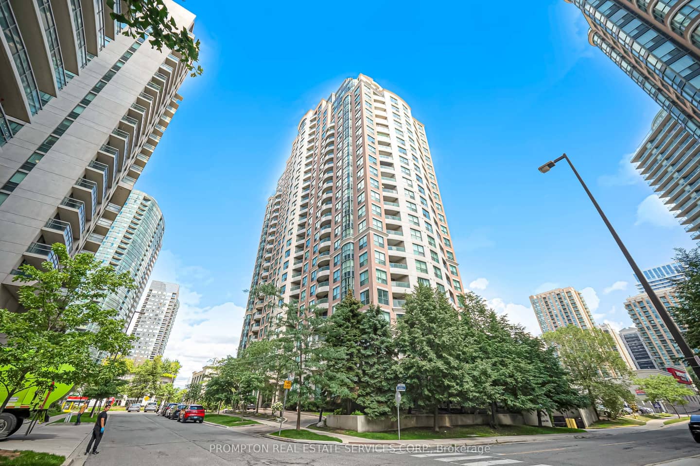 7 Lorraine Drive 807, Toronto, ON M2N 7H2