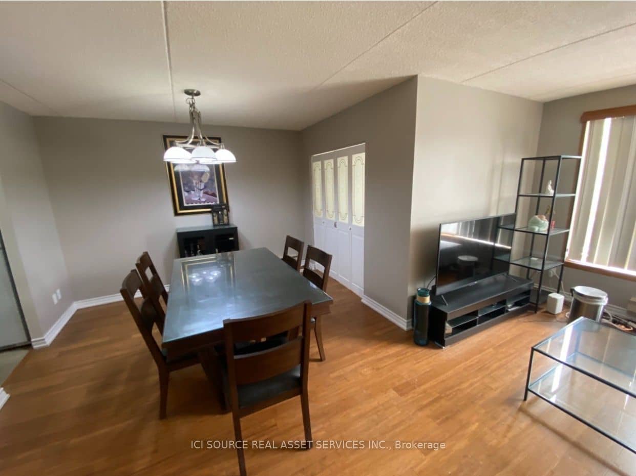 249 Major Mackenzie Drive E 204, Richmond Hill, ON L4C 9M8