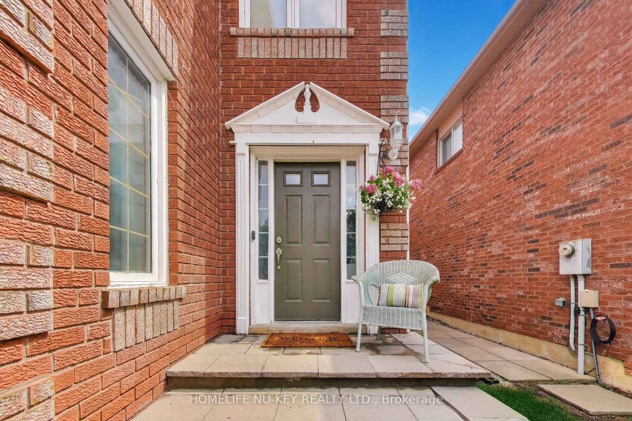 27 Lauchlin Crescent, Halton Hills, ON L7G 5R1