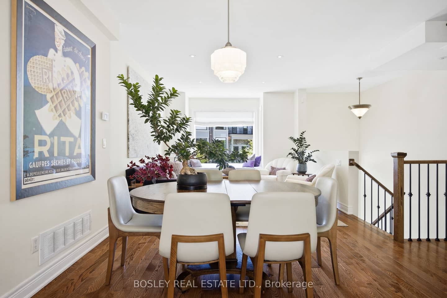 17 Matthew Court, Toronto, ON M9B 0C1