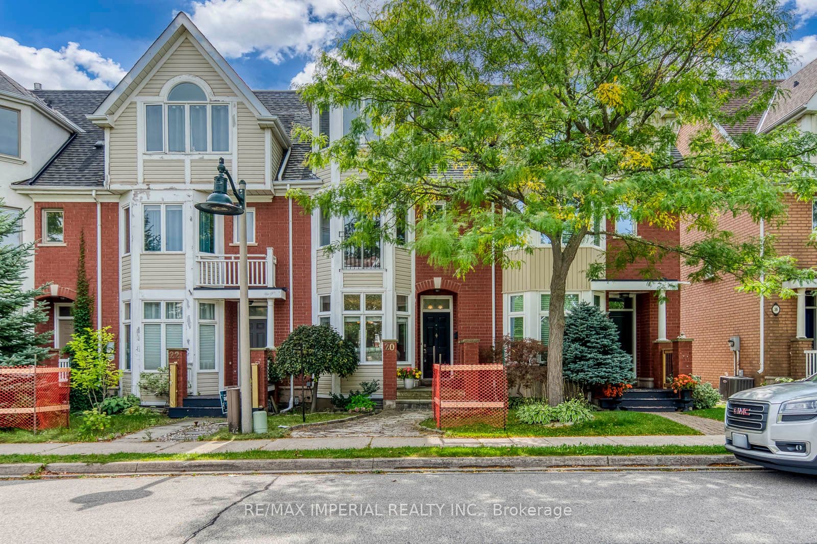 20 The Greenery, Oakville, ON L6H 6J6