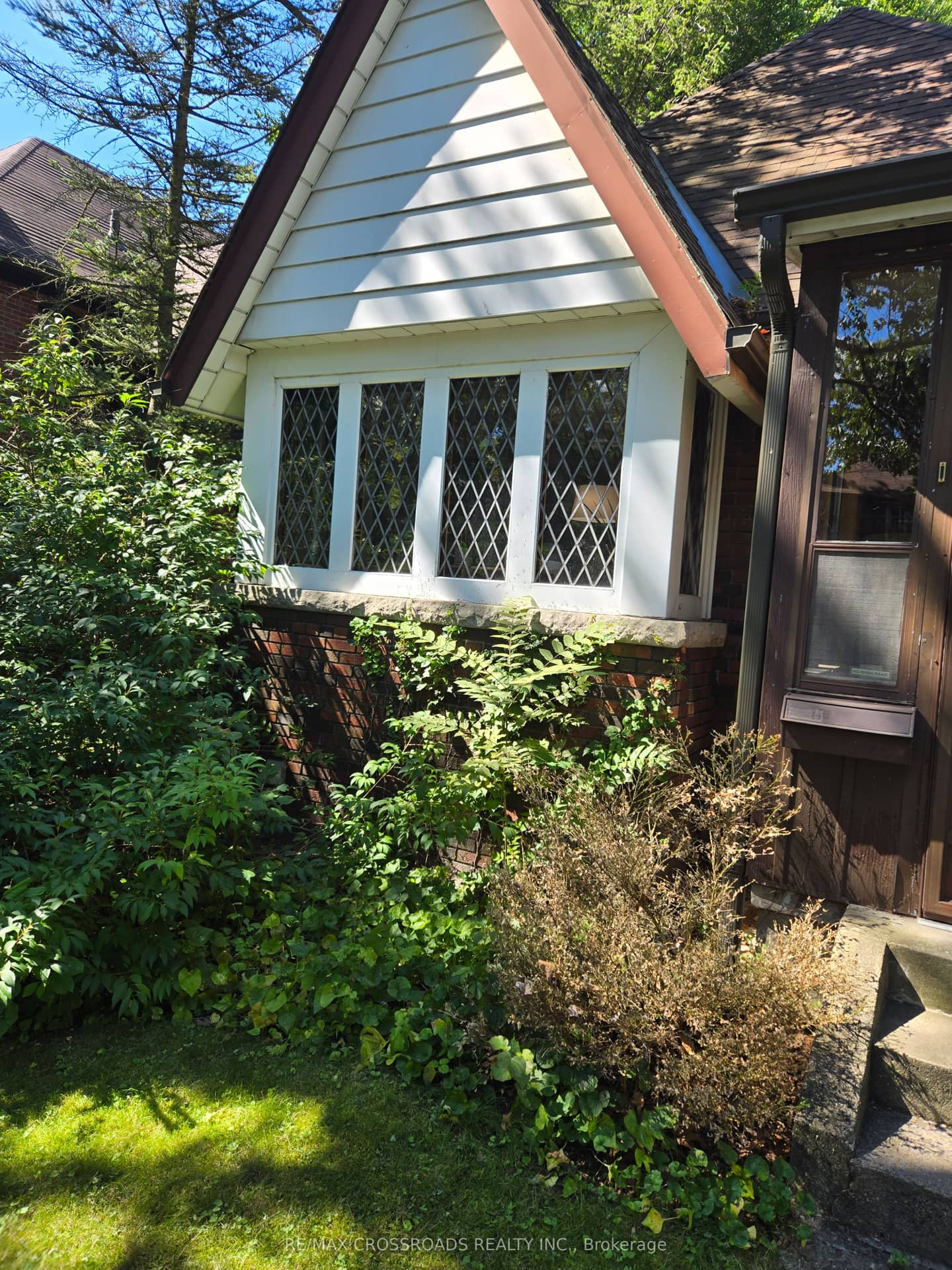 274 Indian Road, Toronto, ON M6R 2X2