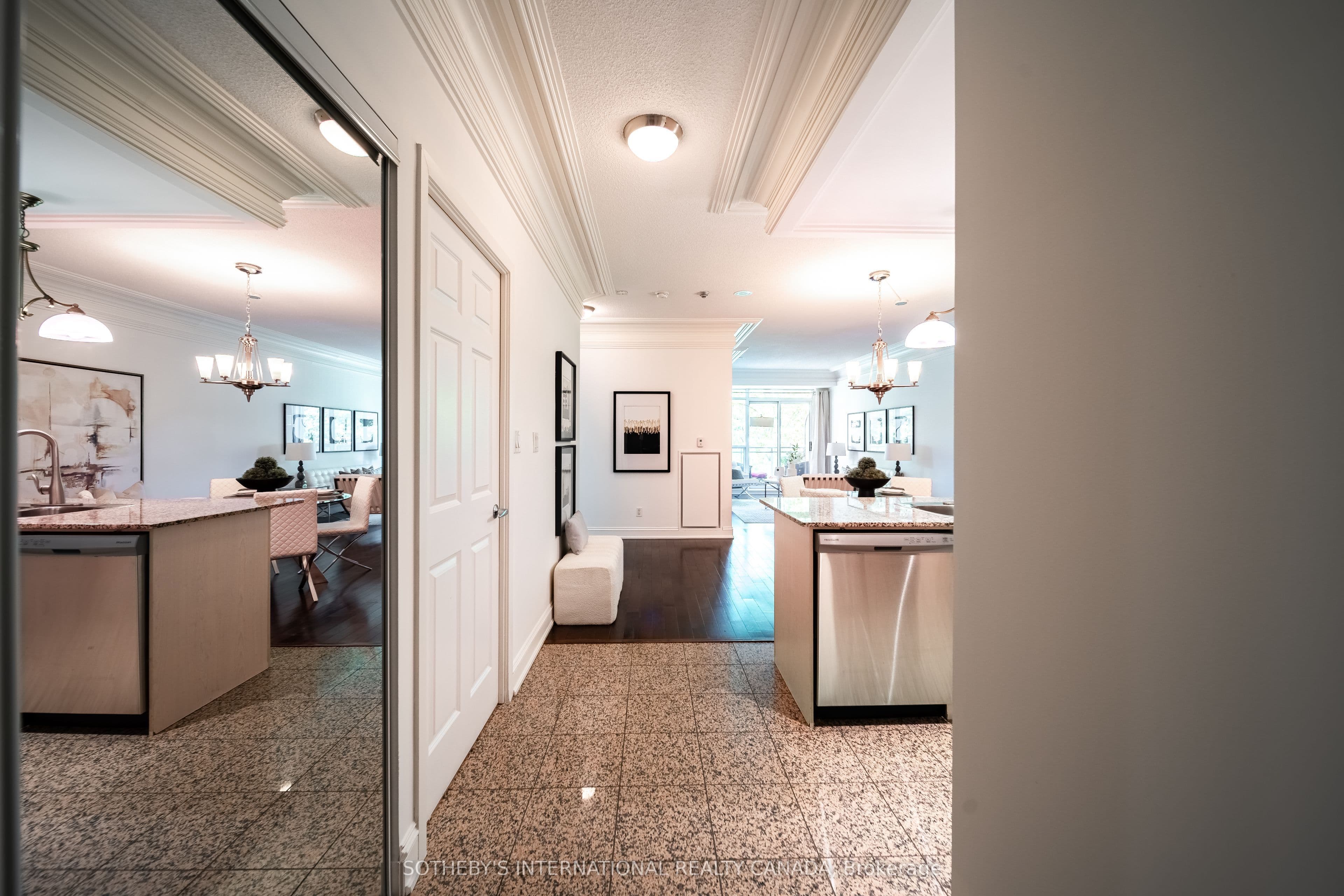 80 Palace Pier Court 302, Toronto, ON M8V 4C1