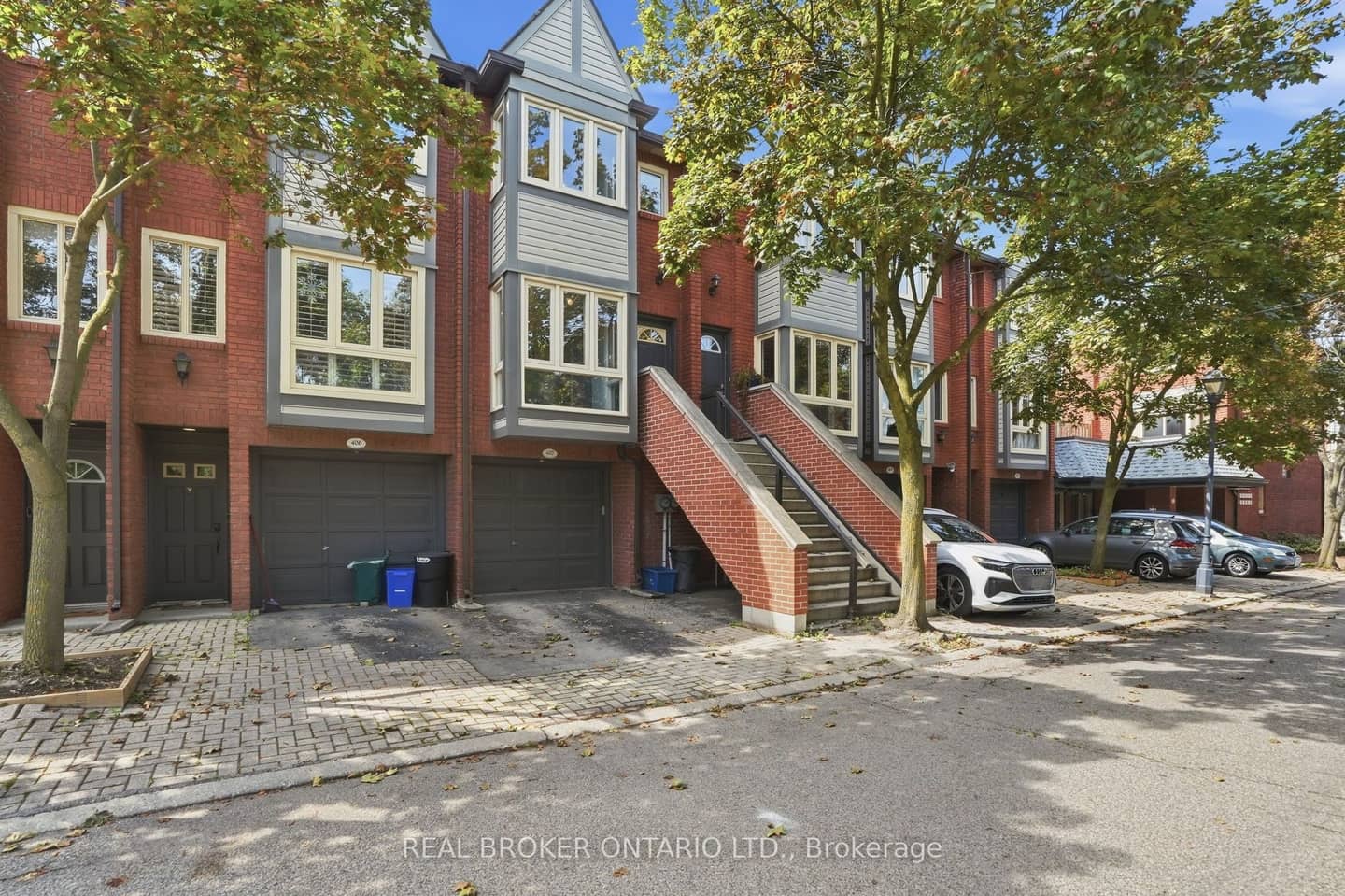 895 Maple Avenue 407, Burlington, ON L7S 2H7