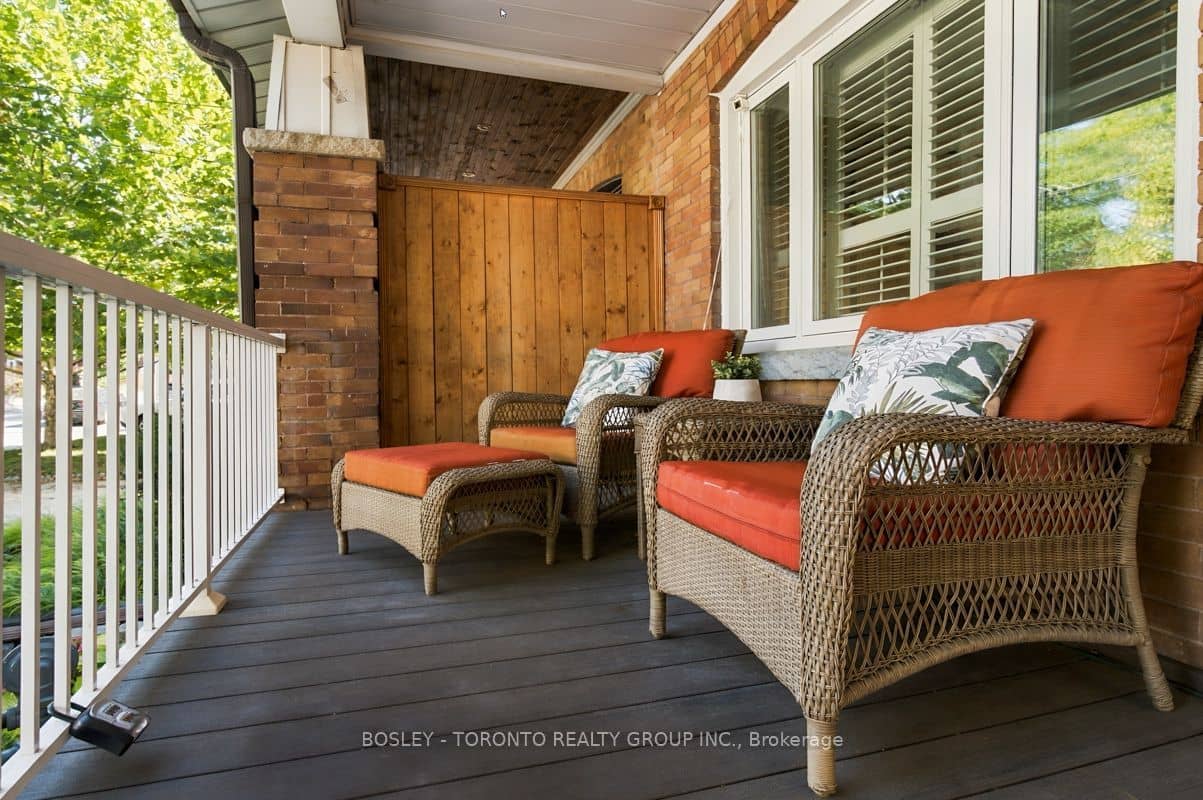 135 Wolverleigh Boulevard, Toronto, ON M4J 1R8