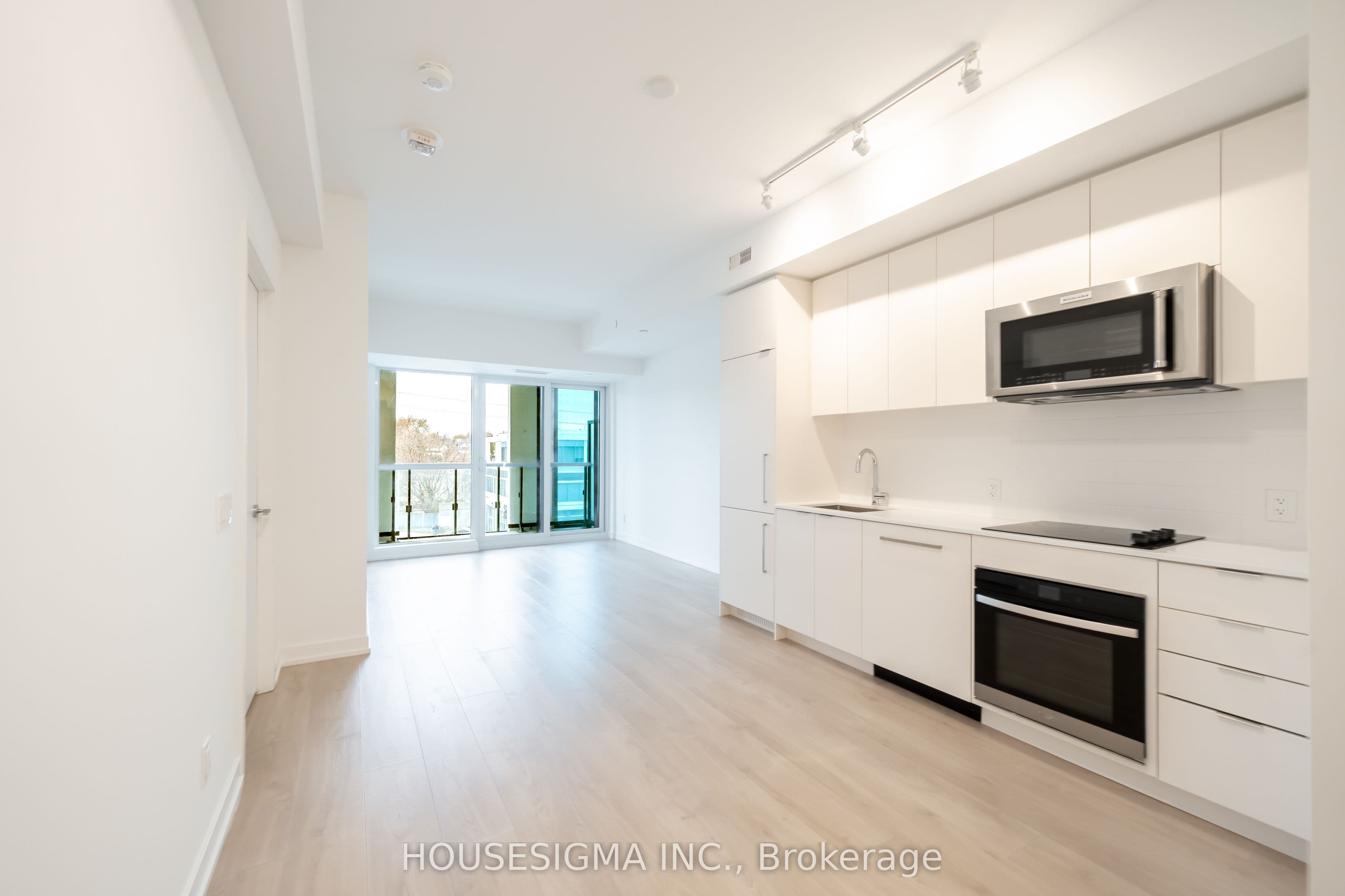 181 Sheppard Avenue E 202, Toronto, ON M2N 0L9
