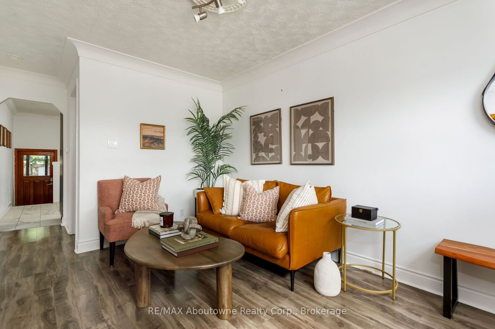 851 Fourth Street, Mississauga, ON L5E 1J7