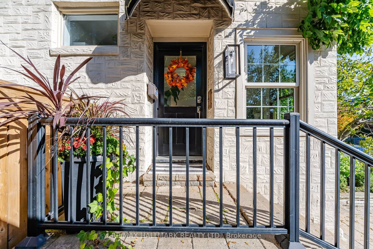 22 Pretoria Avenue, Toronto, ON M4K 1T3