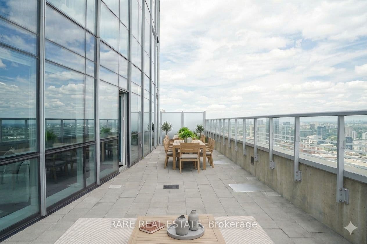 388 Yonge Street 5907, Toronto, ON M5B 0A4