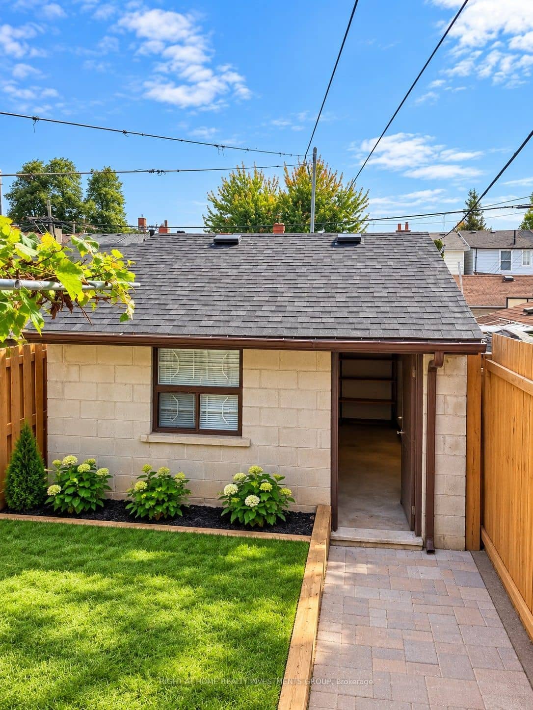 242 Silverthorn Avenue, Toronto, ON M6N 3K4