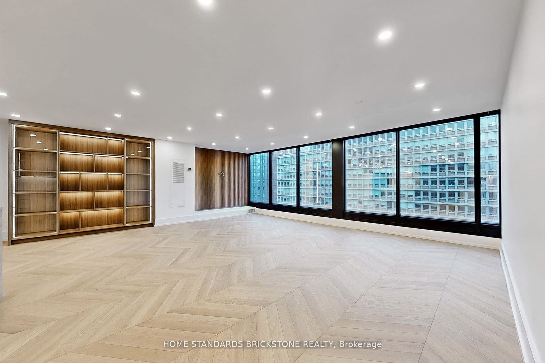 110 Bloor Street W 1009, Toronto, ON M5S 2W7