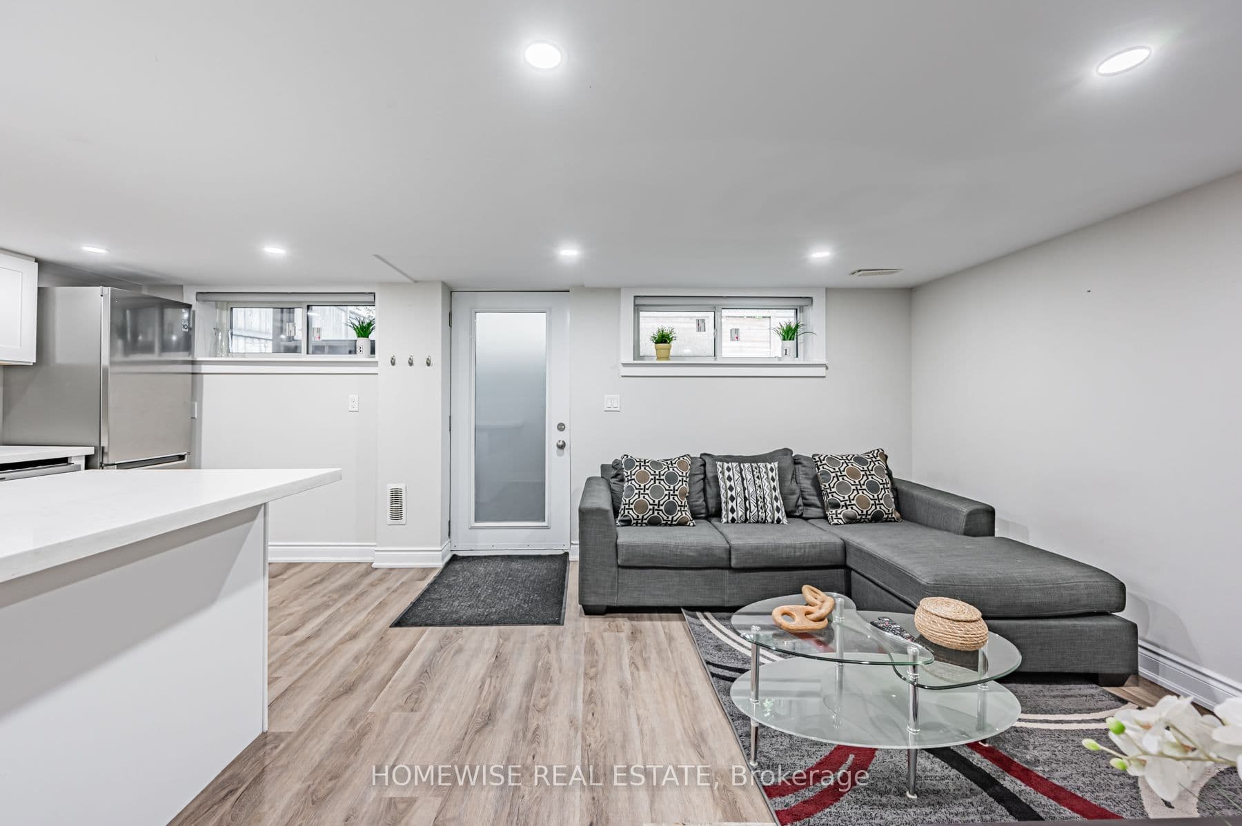68 Fairleigh Crescent Lower, Toronto, ON M6C 3R9