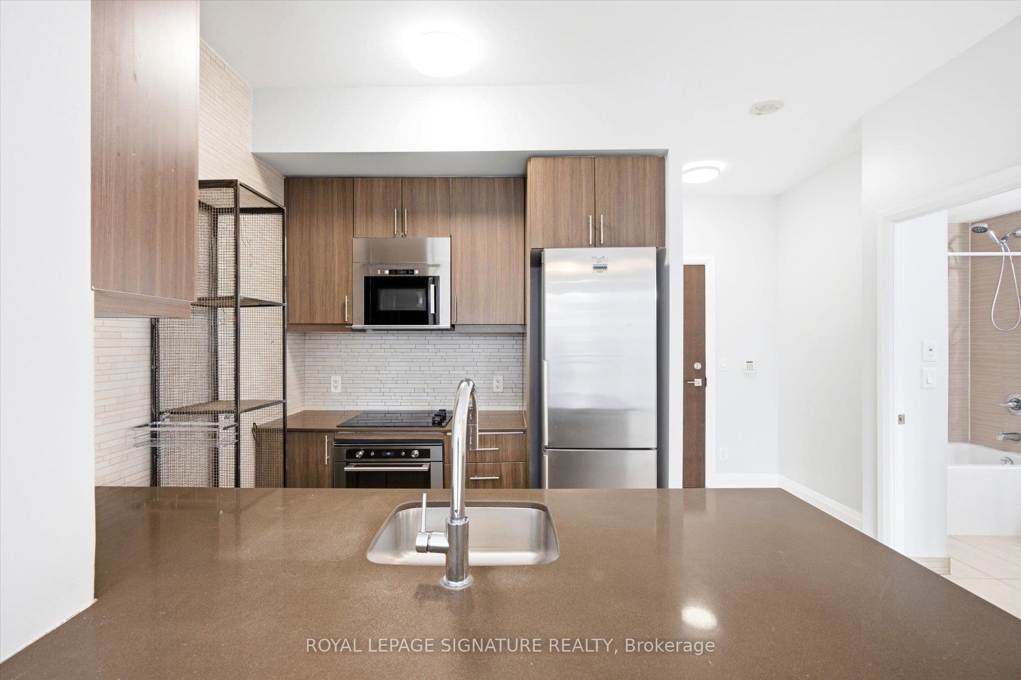 6 Eva Road GL5, Toronto, ON M9C 0B1