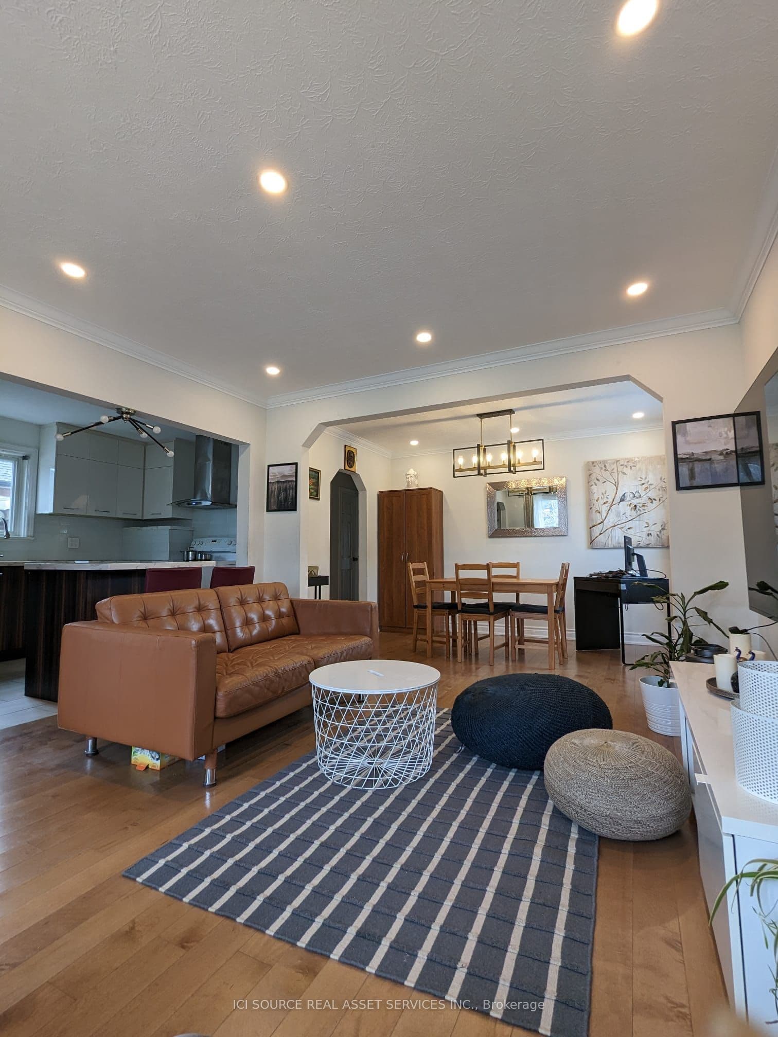 85 Ranstone Gardens Main, Toronto, ON M1K 2T9