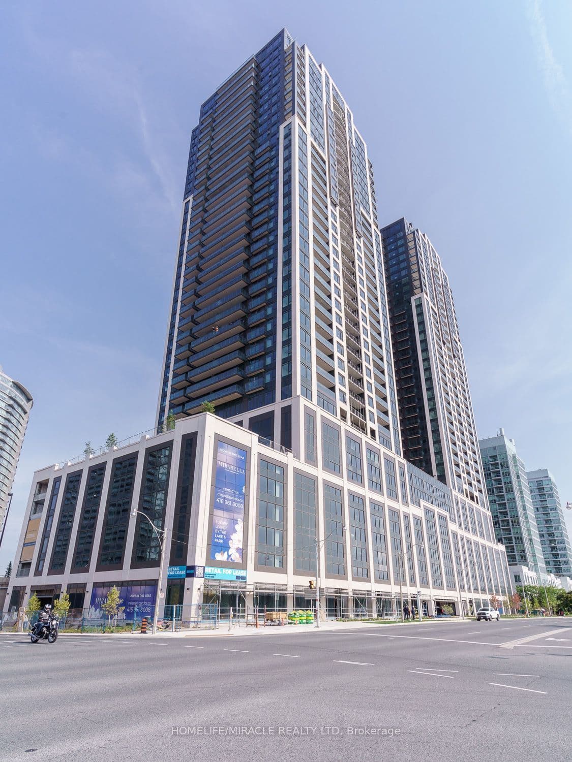 1926 Lakeshore Boulevard W 1701, Toronto, ON M6S 1A1